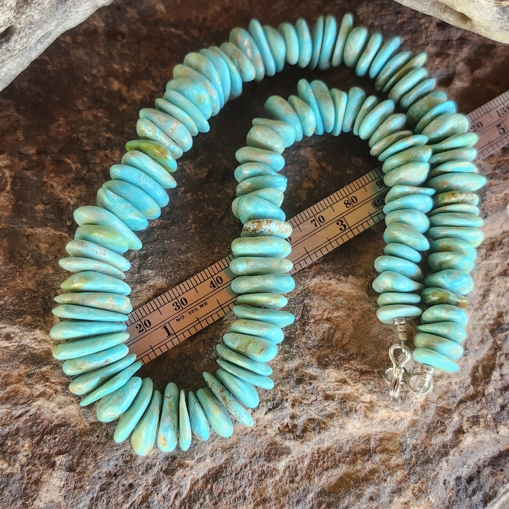 Turquoise Beaded Necklace - Picture 3 of 16